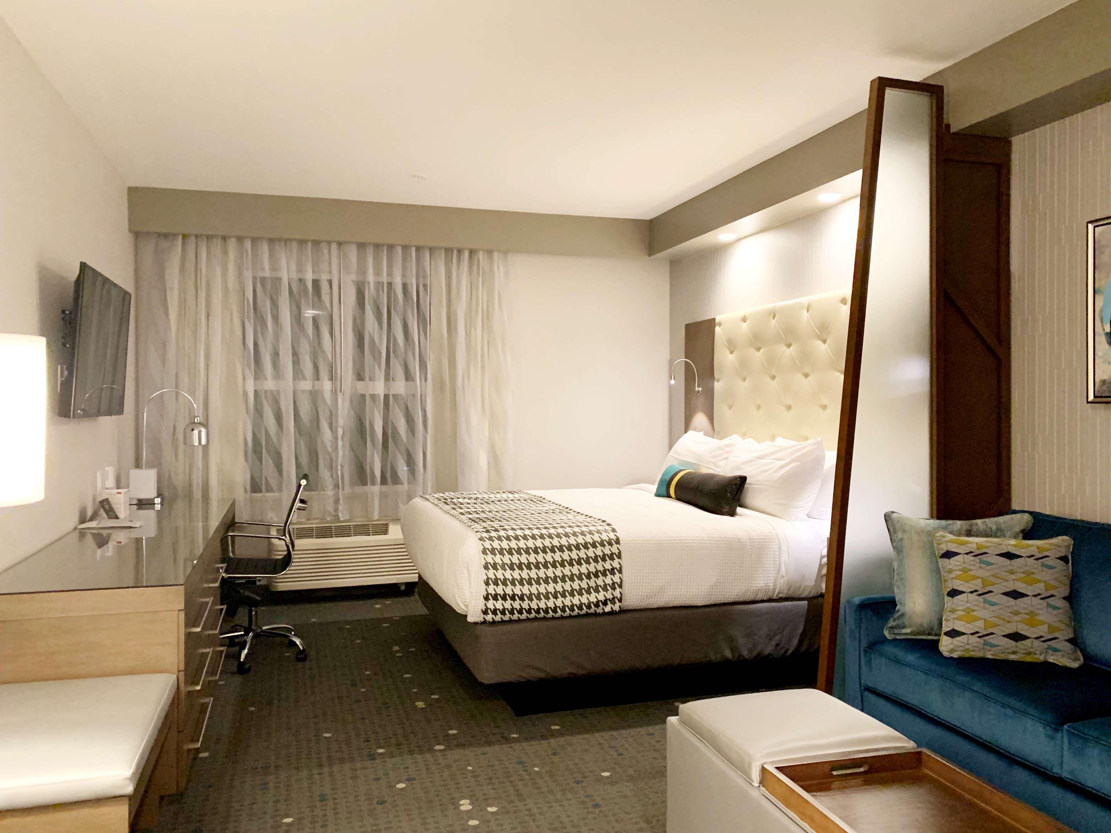 Best Western Premier Hotel At Fisher'S Landing Vancouver Extérieur photo