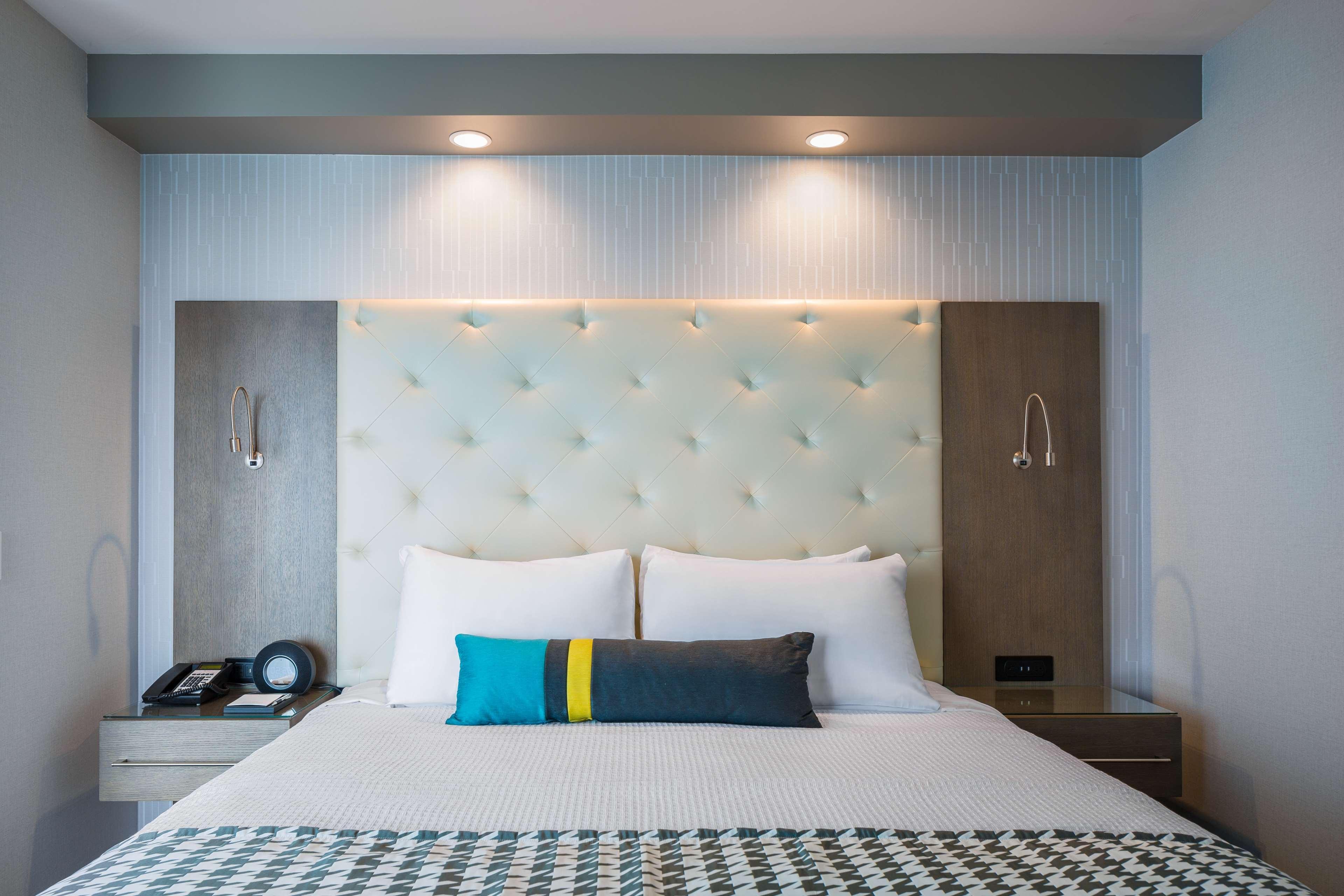 Best Western Premier Hotel At Fisher'S Landing Vancouver Extérieur photo
