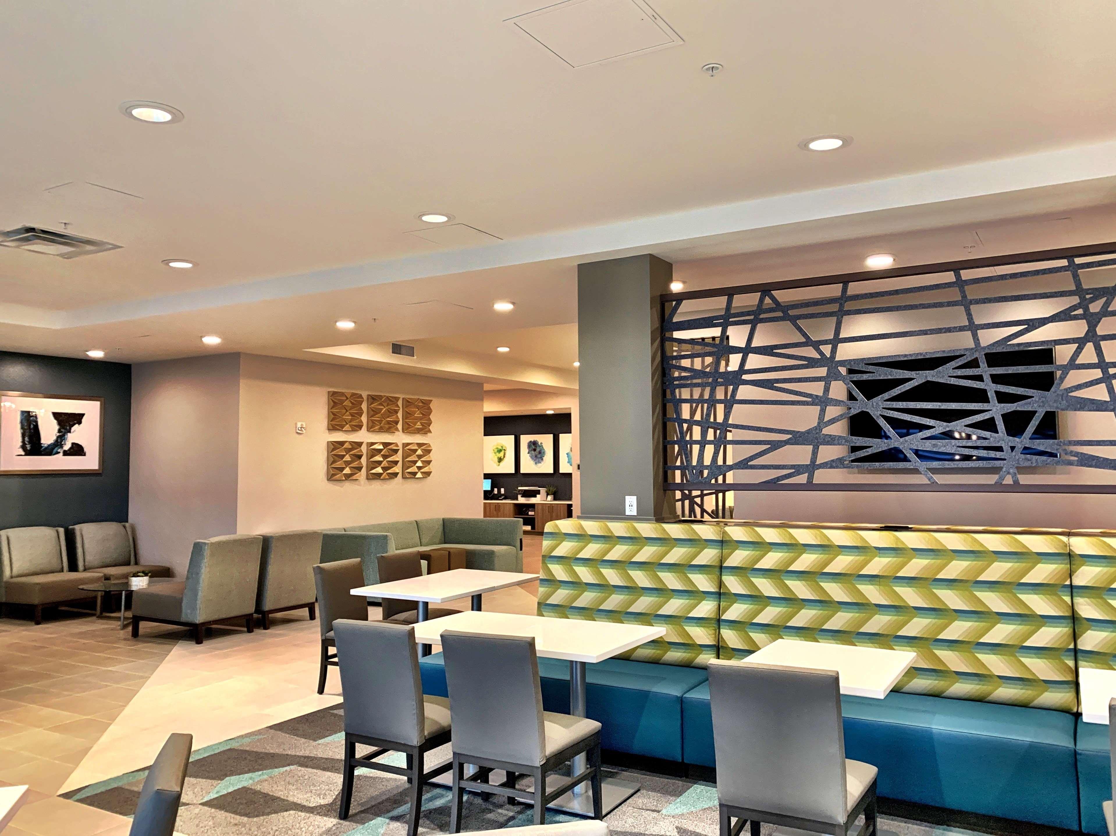 Best Western Premier Hotel At Fisher'S Landing Vancouver Extérieur photo