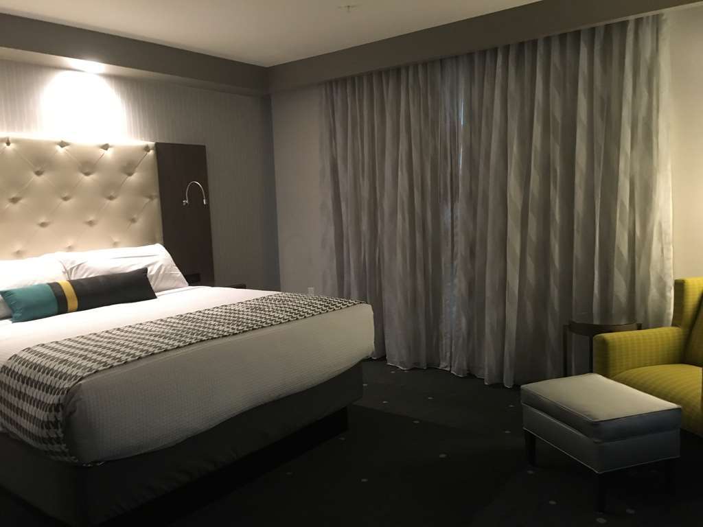 Best Western Premier Hotel At Fisher'S Landing Vancouver Chambre photo