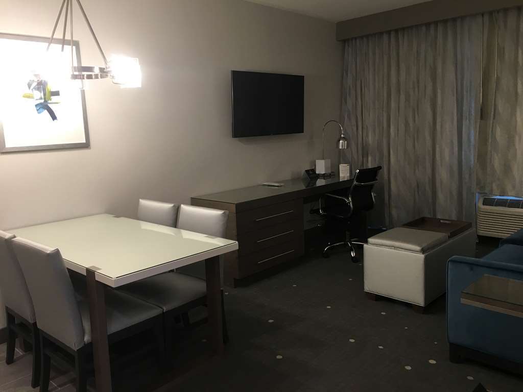 Best Western Premier Hotel At Fisher'S Landing Vancouver Chambre photo